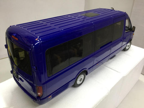 LONG RIVER 長江 1/24 GLORY 奕胜純電動商務車 (PIU150)