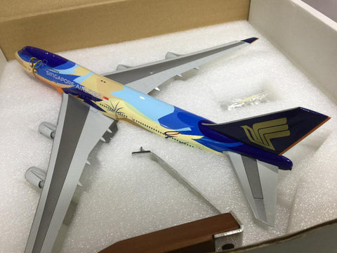 JC WINGS 1/200 SINGAPORE AIRLINES TROPICAL BOEING 747-400 9V-SPL (BBOX2523) (C1081-8)