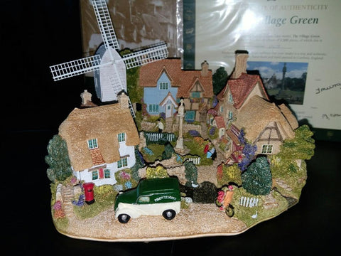 LILLIPUT LANE THE VILLAGE GREEN 人手雕刻 及上色 建築物雕塑 陶藝品 英國製造
