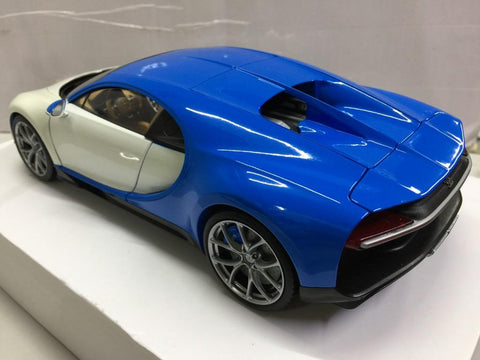 GT AUTOS 1/18 BUGATTI CHIRON 2016 BLUE / WHITE (11010MB) (70563) (PA0)