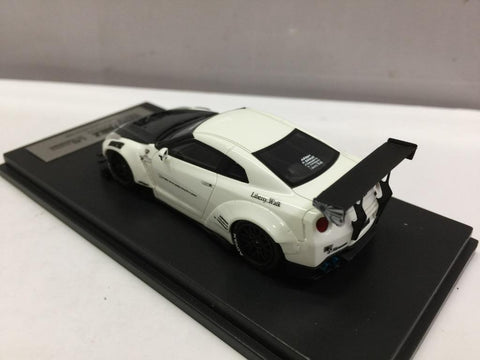 LIBERTY WALK 1/64 Nissan GTR White (IP640002GTR) (C1123-140B)