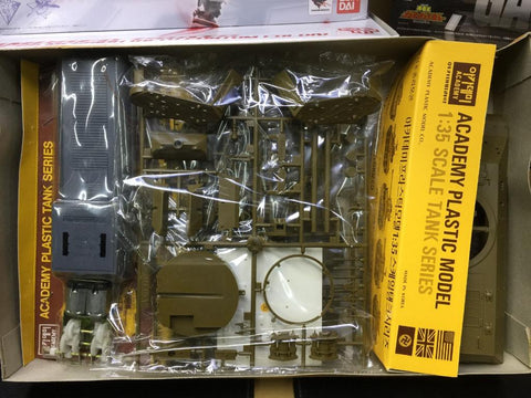 ACADEMY 1/35 U.S. TANK DESTROYER M10 MODEL KIT (TA009-13000) (C890A-939)