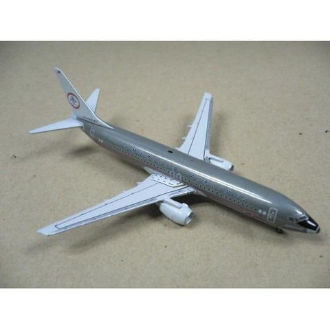 GEMINI JETS 1/400 AMERICAN AIRLINES BOEING 737-800 N951AA (GJAAL123) (70123) (LOT0191) (PIU10)
