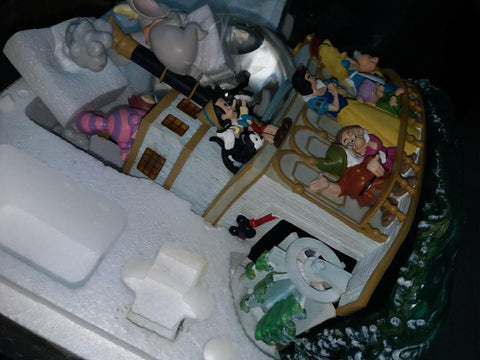 DISNEY MICKEY MOUSE 75TH ANNIVERSARY STEAMBOAT WILLIE MUSICAL SNOWGLOBE 音樂水晶球
